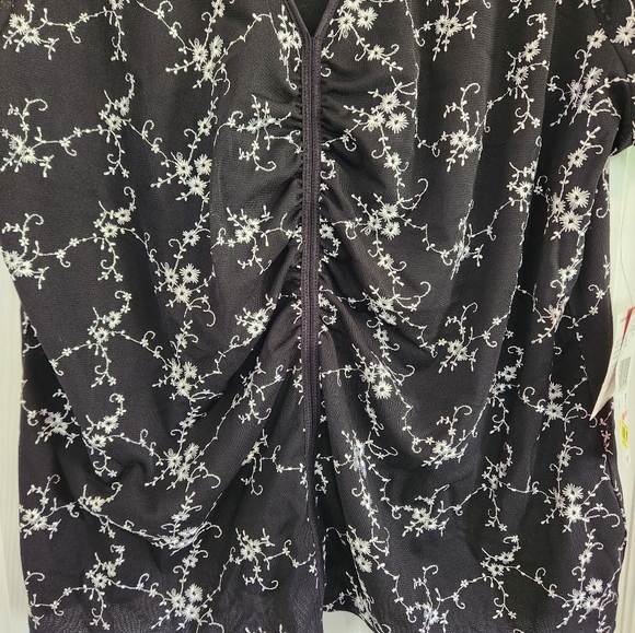 Anne Klein Women's Sz 3X Floral Stitched Embroidered Top - Picture 4 of 5